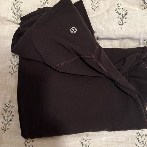 Lululemon Align Joggers - Picture 5 of 6